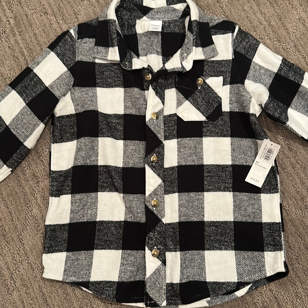 *NWT* Old Navy black & white plaid button down